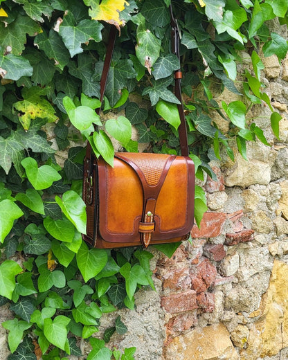 Handgefertigte Umhängetasche aus Leder