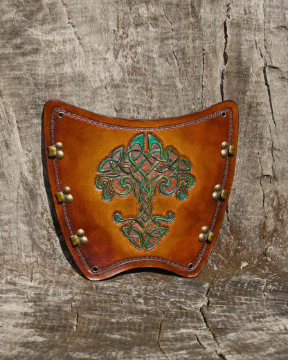 Handgefertigter Leder-Armschutz mit keltischem Baum des Lebens, verstellbar und ergonomisch