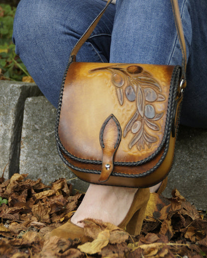 Handgemachte, rustikale Leder-Umhängetasche – Olivenzweig Motiv