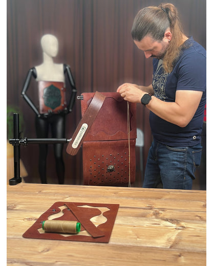 Premium Nähpony aus Holz und Stahl, 360 Grad verstellbar