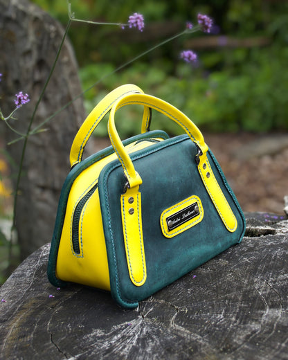 Handgemachte Lederhandtasche, Mini Bowling Bag, sportlich - elegantes Design