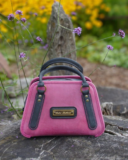 Handgemachte Lederhandtasche, Mini - Bowling Bag, sportlich - elegantes Design